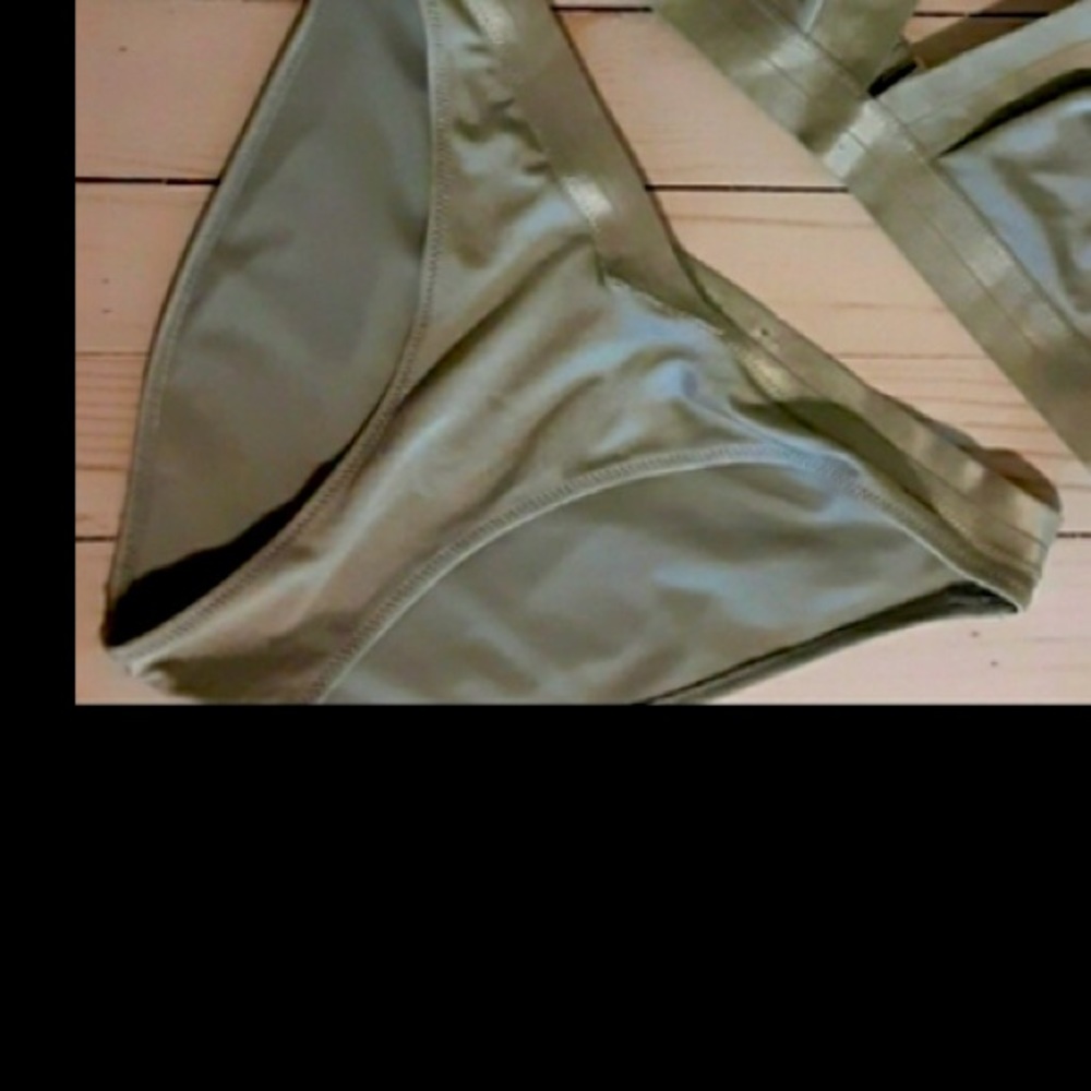 H &M swimsuit bottom